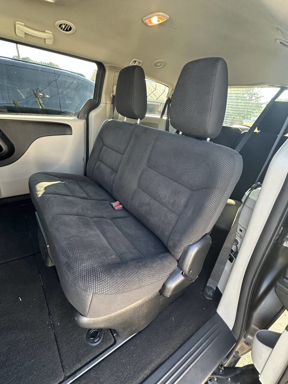 Used 2020 Dodge Grand Caravan SE w/ UConnect Hands-Free Group image 10