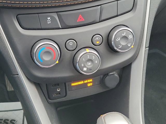 Certified 2022 Chevrolet Trax LT w/ LT Convenience Package image 17