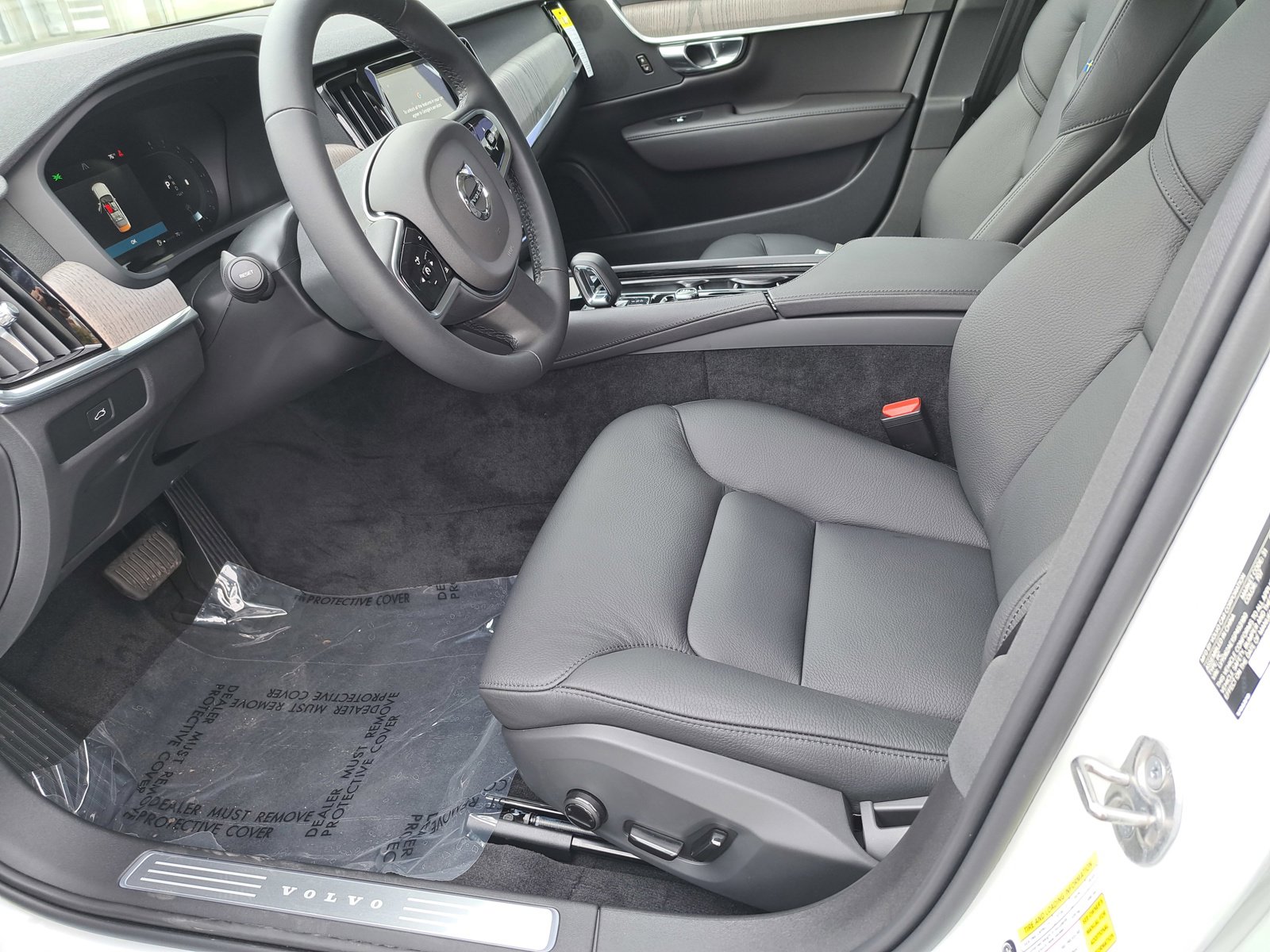 New 2025 Volvo S90 B6 Plus image 6