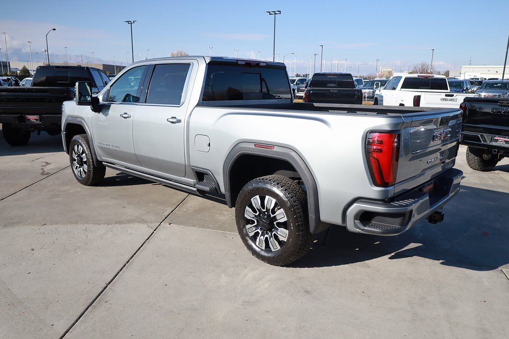 Used 2025 GMC Sierra 3500 Denali w/ Denali Reserve Package image 4