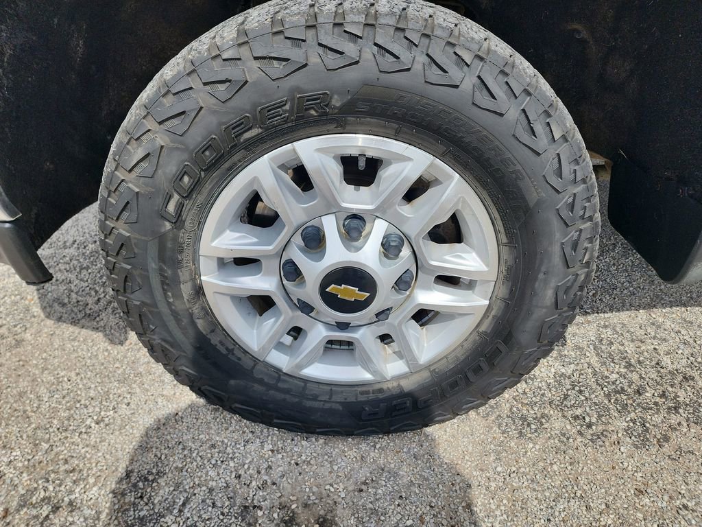 Used 2022 Chevrolet Silverado 2500 LT w/ Convenience Package AWD/4WD image 12
