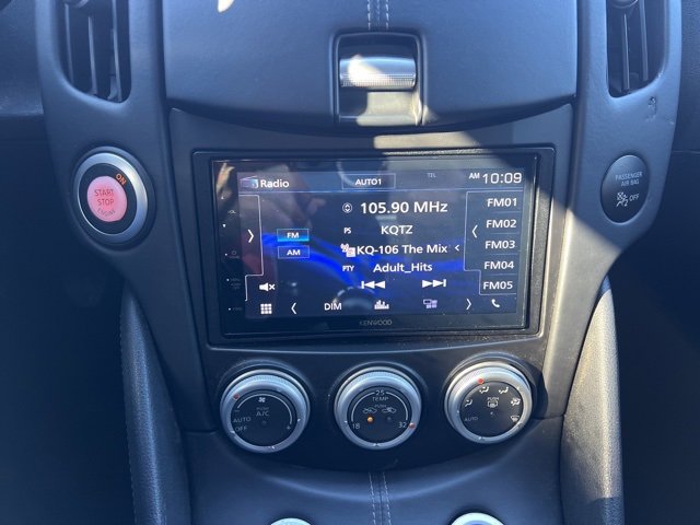 Used 2017 Nissan 370Z w/ Sport Package image 14