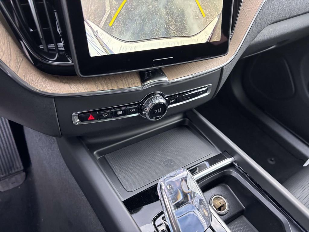 New 2026 Volvo XC60 T8 Ultra w/ Protection Package Premier image 21