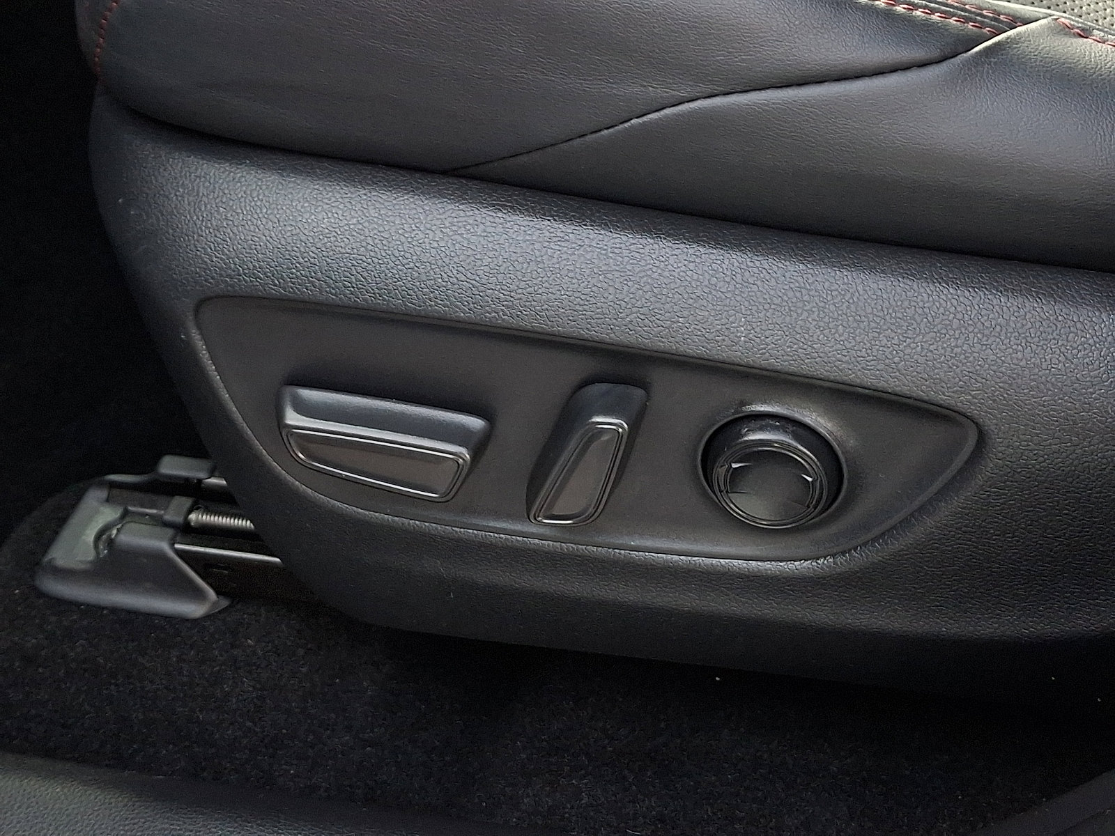 Used 2024 Toyota RAV4 XSE w/ Premium Package image 29