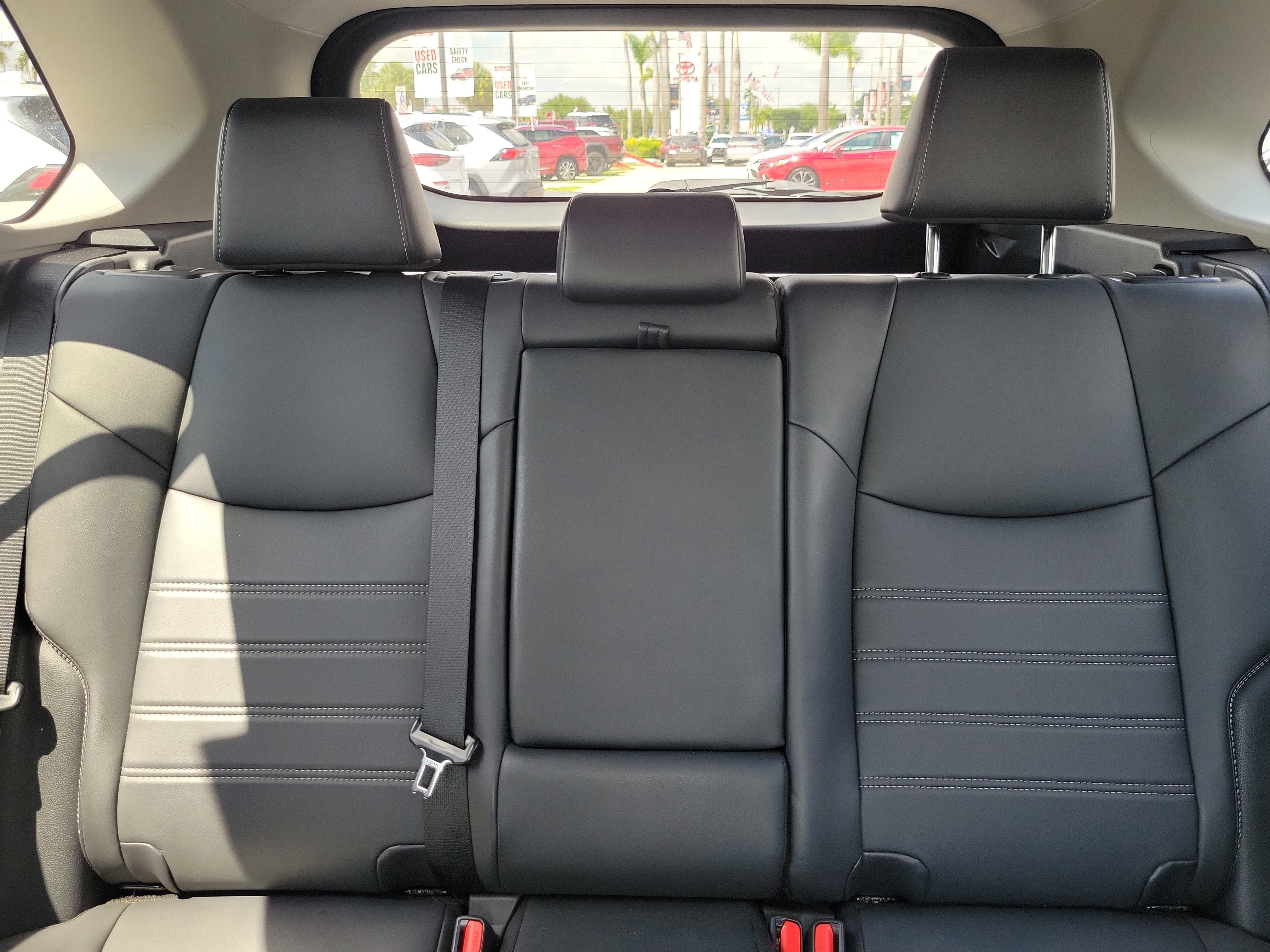 Used 2021 Toyota RAV4 XLE Premium FWD image 21
