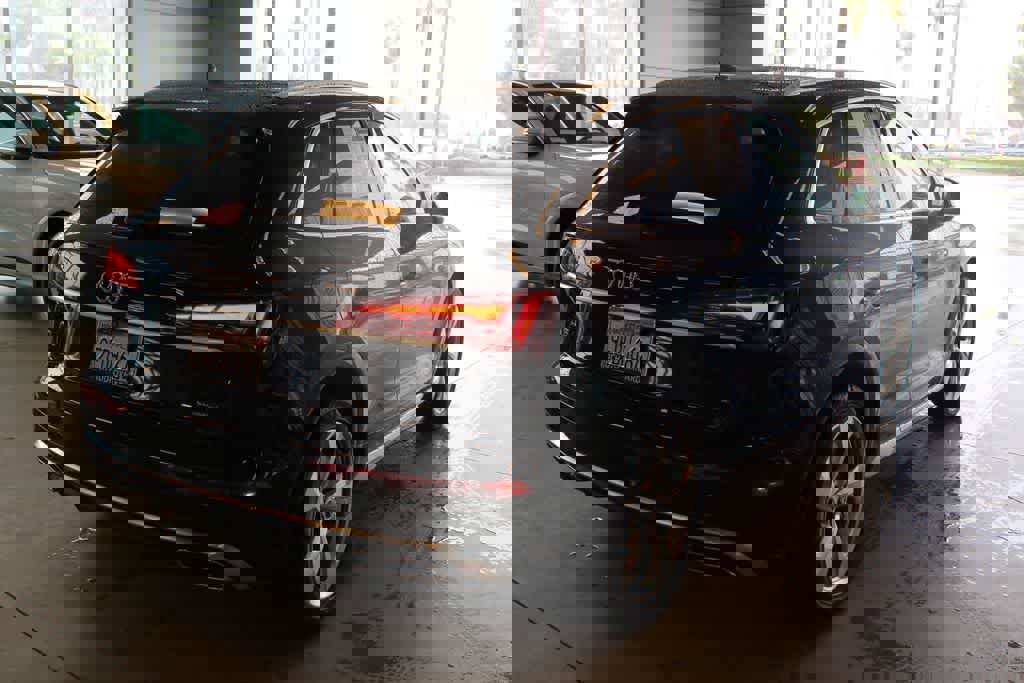 Used 2022 Audi Q5 2.0T Premium Plus w/ Premium Plus Package AWD/4WD image 10