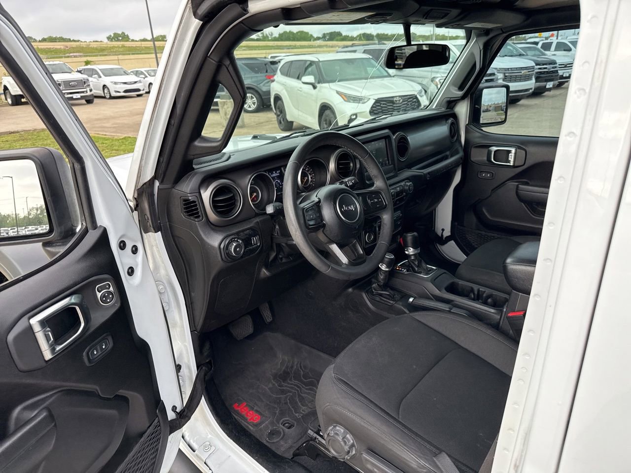 Used 2023 Jeep Wrangler Sport S image 21