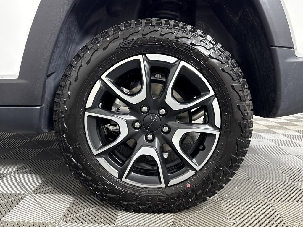 Used 2024 Jeep Compass Trailhawk image 17