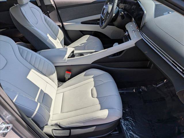 Used 2025 Hyundai Elantra Limited FWD image 20