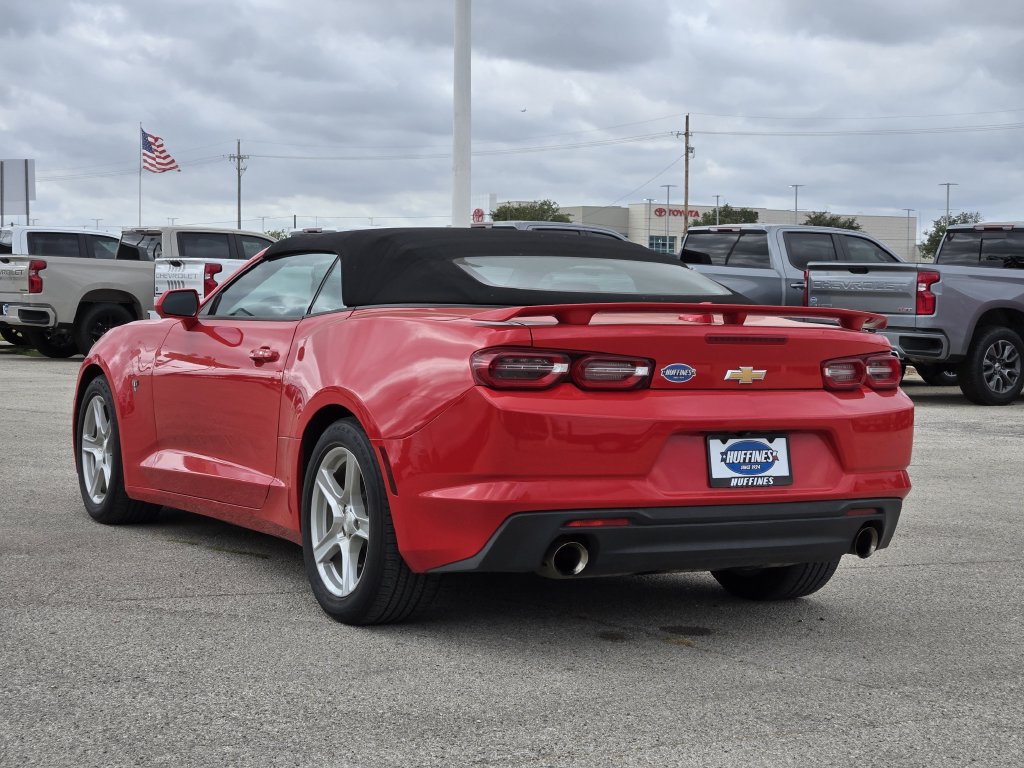 Used 2023 Chevrolet Camaro LT RWD image 5