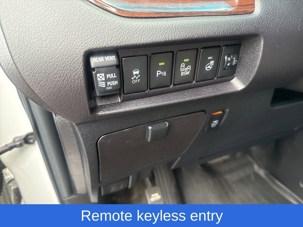 Used 2017 Toyota Sienna Limited Premium image 8