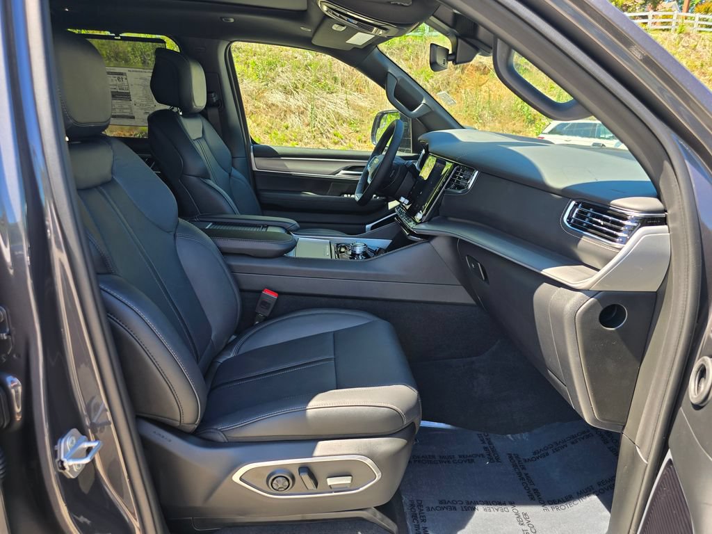 New 2026 Jeep Grand Wagoneer Limited AWD/4WD image 28