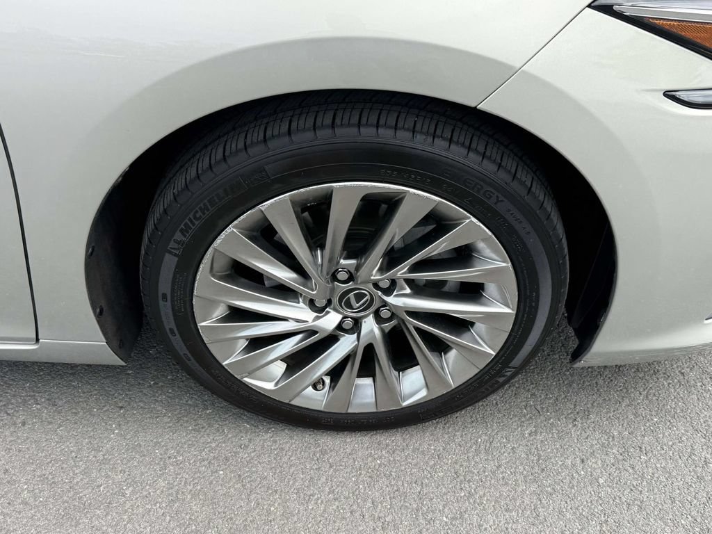 Used 2019 Lexus ES 300h FWD image 7