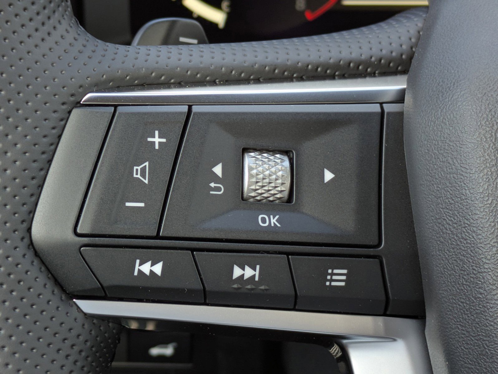 New 2025 Mitsubishi Outlander SEL image 28