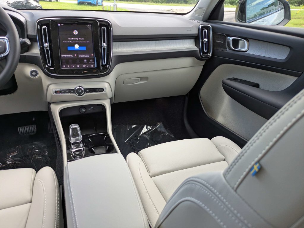 New 2026 Volvo XC40 B5 Ultra AWD/4WD image 18