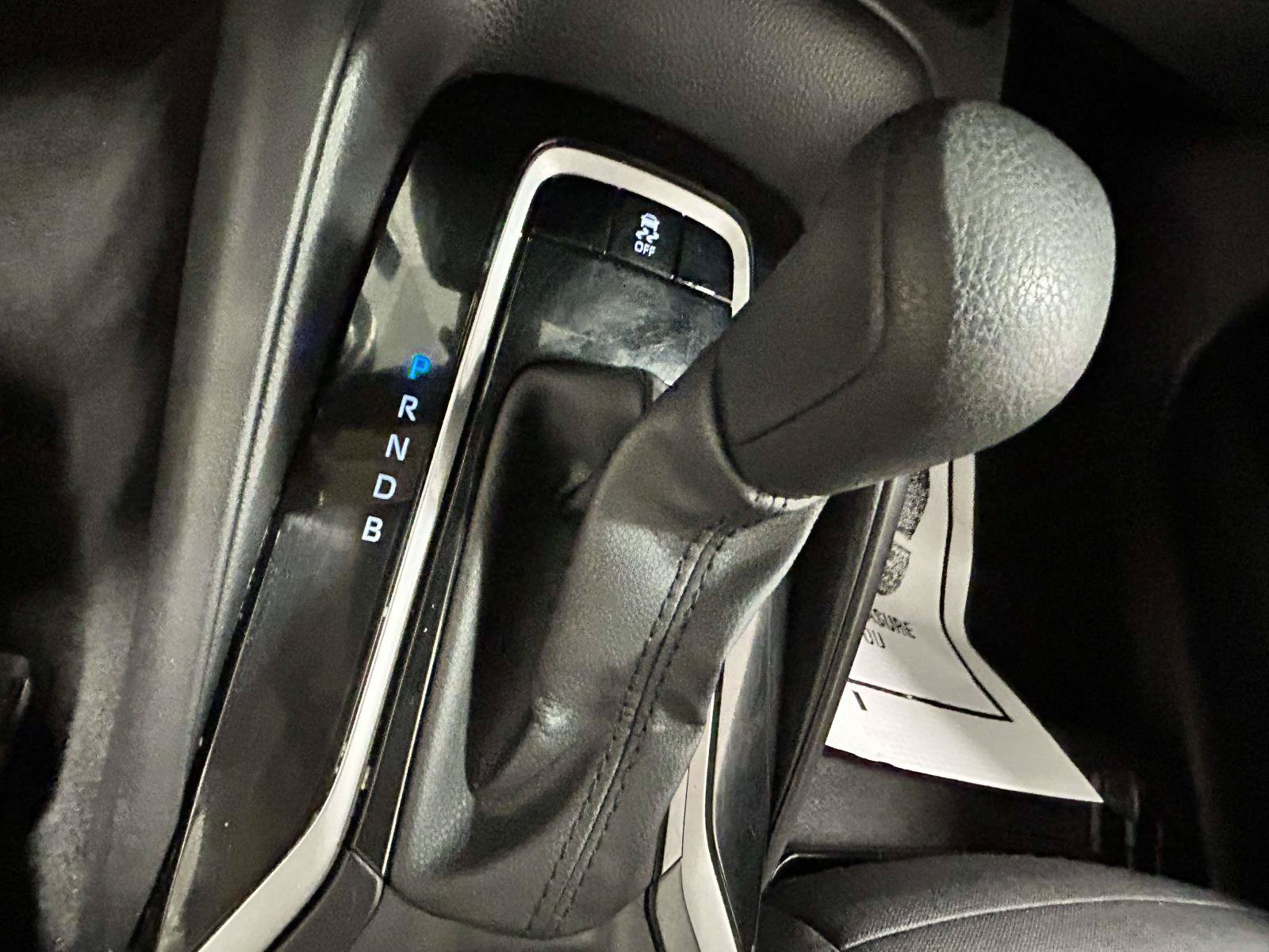 Used 2025 Toyota Corolla LE FWD image 17
