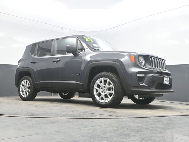 Used 2023 Jeep Renegade Latitude image 37
