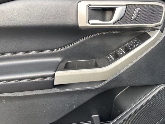 Used 2022 Ford Explorer XLT w/ Equipment Group 202A image 13