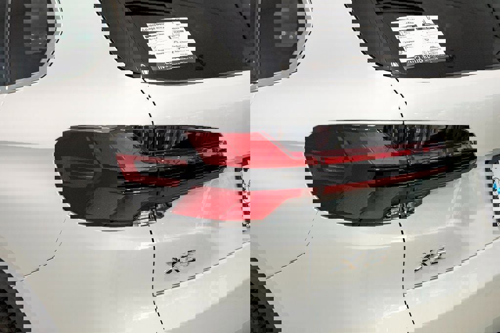 New 2026 BMW X5 xDrive50e w/ Premium Package image 9