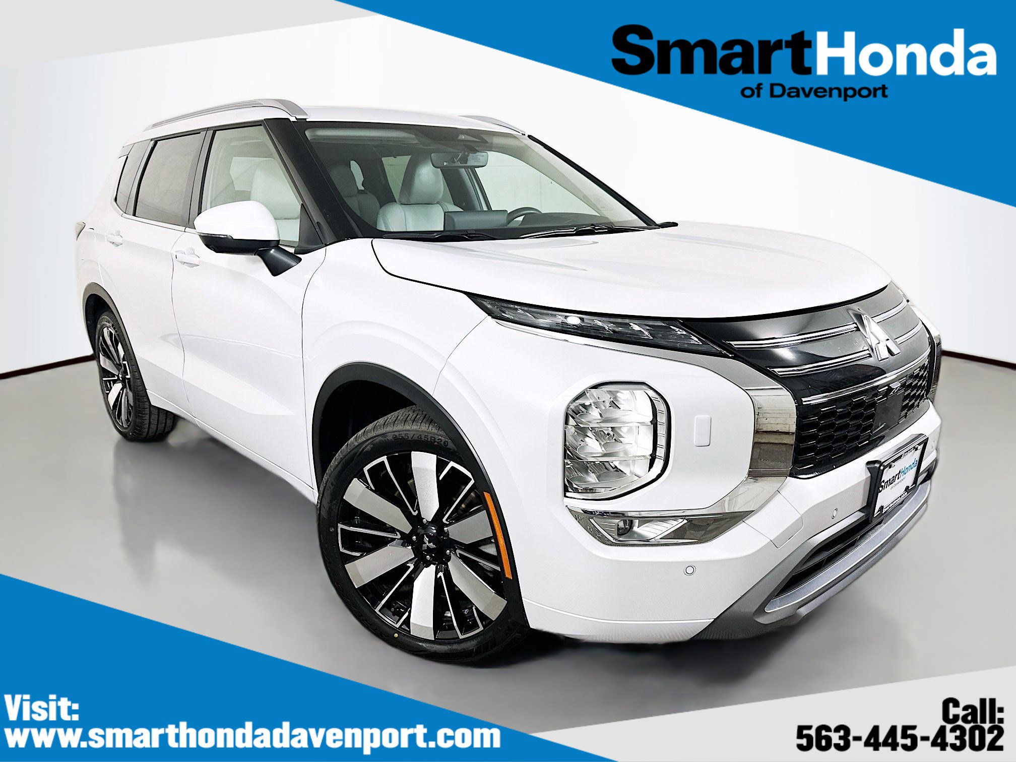 Used 2025 Mitsubishi Outlander SEL image 1