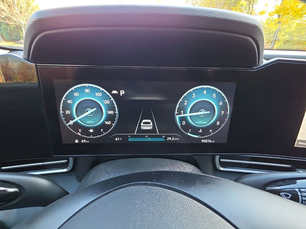 Used 2023 Hyundai Elantra Limited image 21