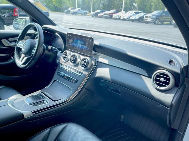 Used 2021 Mercedes-Benz GLC 300 4MATIC image 30