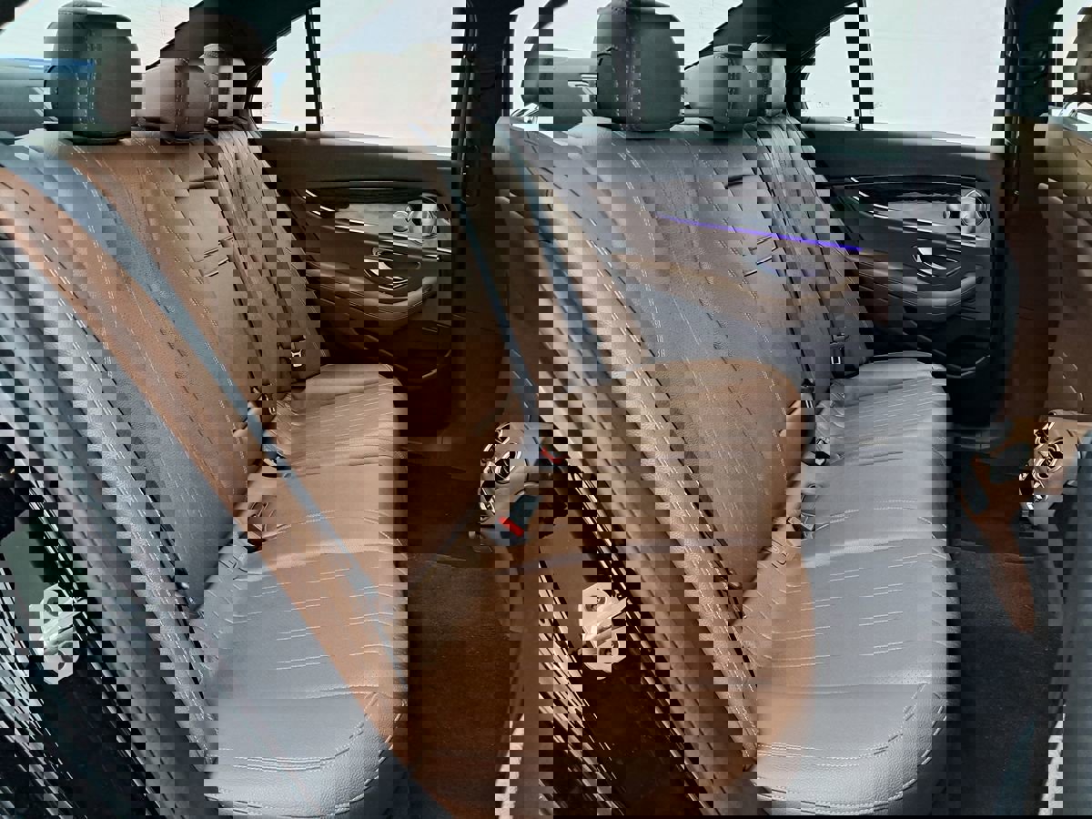 Used 2018 Mercedes-Benz E 400 4MATIC Sedan image 40