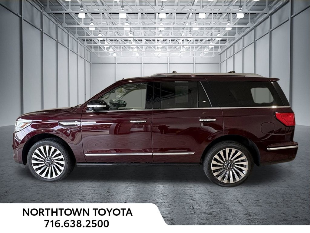 Used 2019 Lincoln Navigator Reserve w/ Cargo Package AWD/4WD image 2