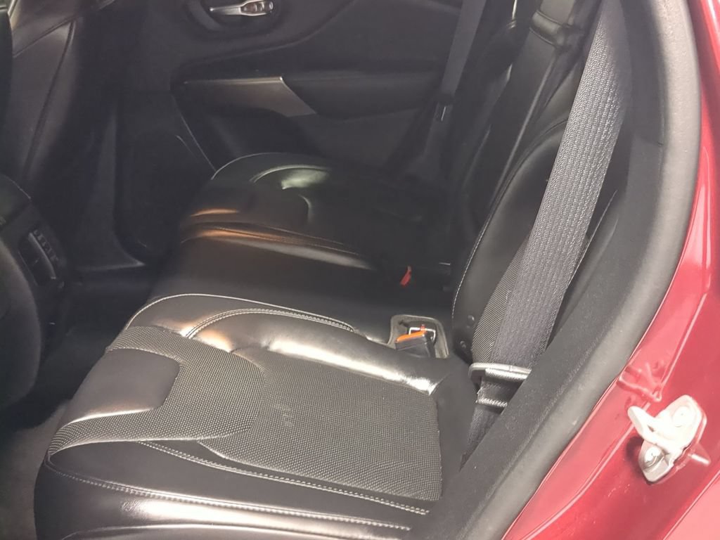 Used 2019 Jeep Cherokee Limited AWD/4WD image 23