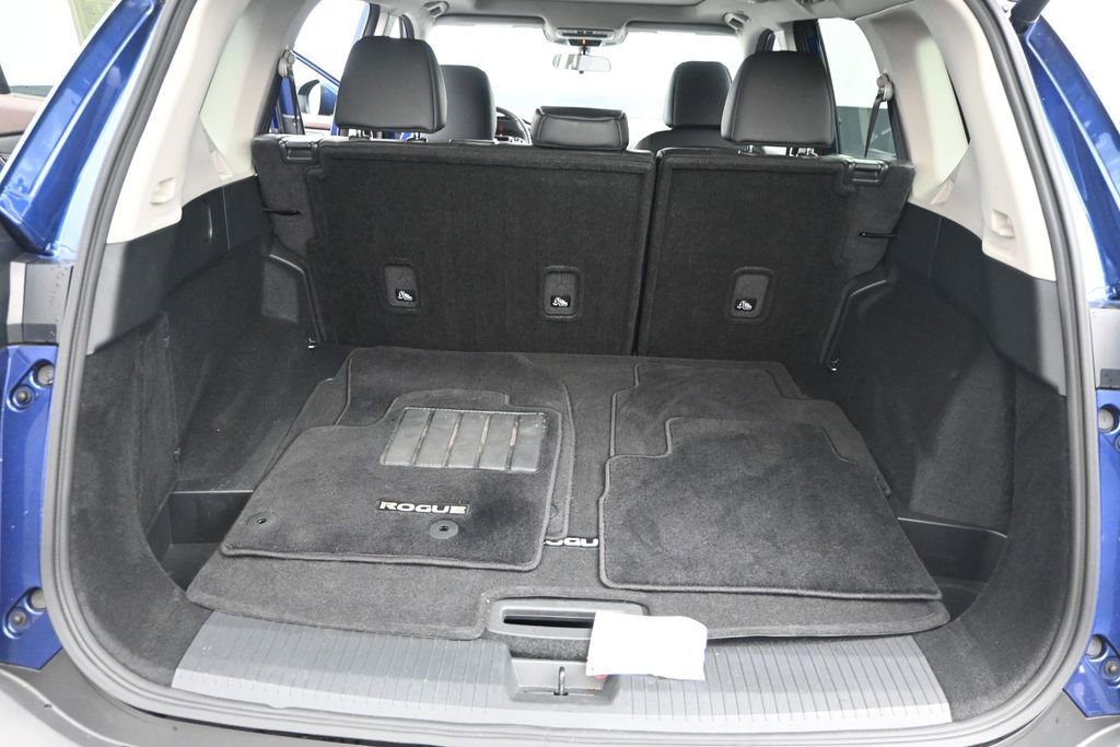 Used 2023 Nissan Rogue SV w/ SV Premium B Package FWD image 11
