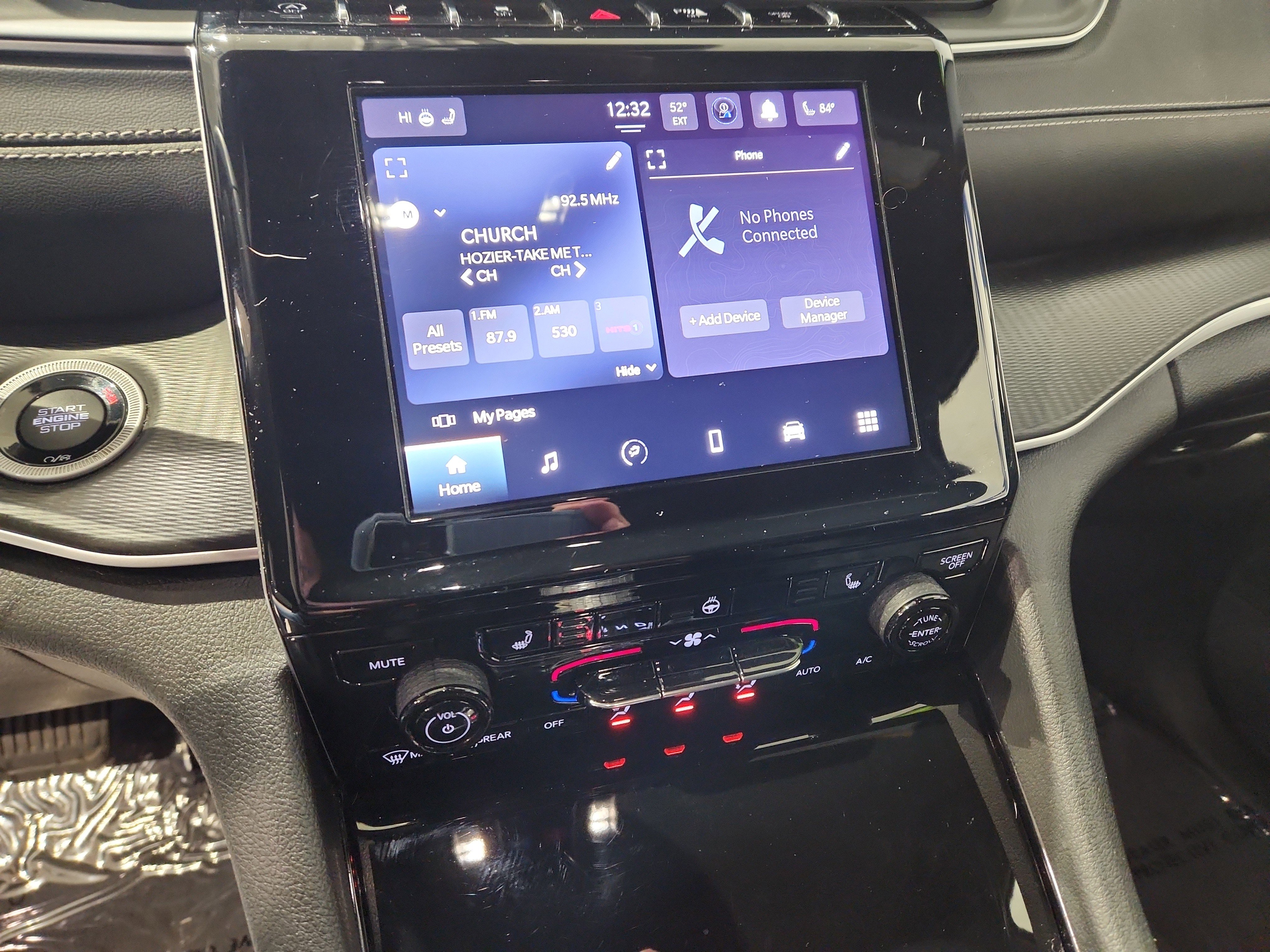 Used 2023 Jeep Grand Cherokee L Laredo image 8