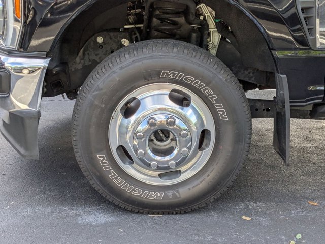 Used 2023 Ford F350 Lariat w/ Lariat Ultimate Package image 13