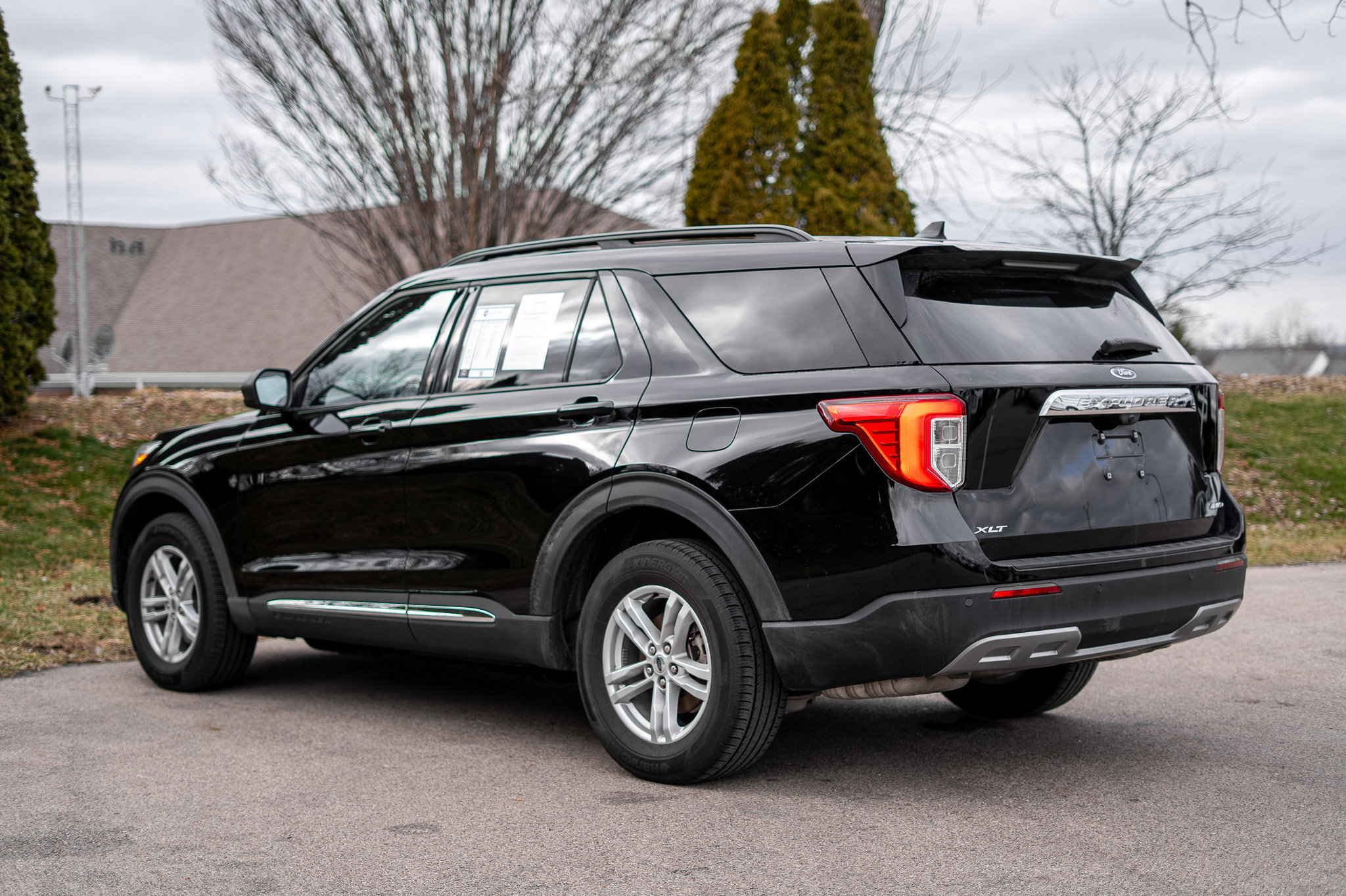 Used 2023 Ford Explorer XLT w/ Equipment Group 202A image 7