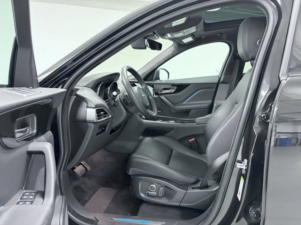 Used 2020 Jaguar F-PACE Premium AWD/4WD image 13