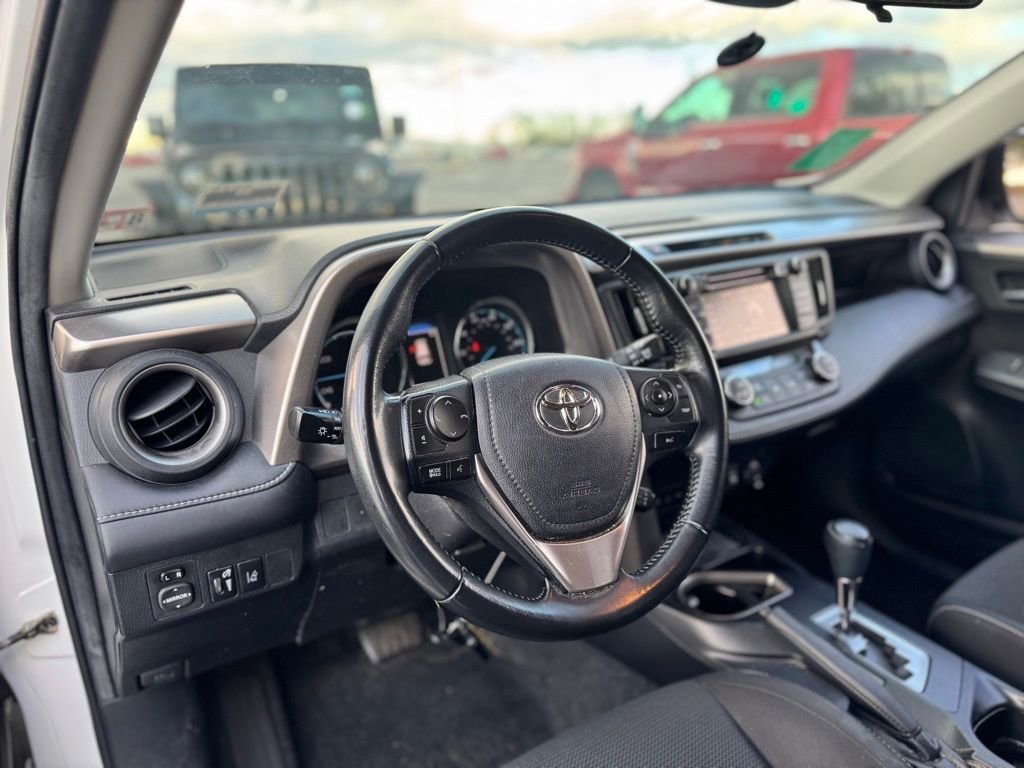Used 2018 Toyota RAV4 XLE AWD/4WD image 10