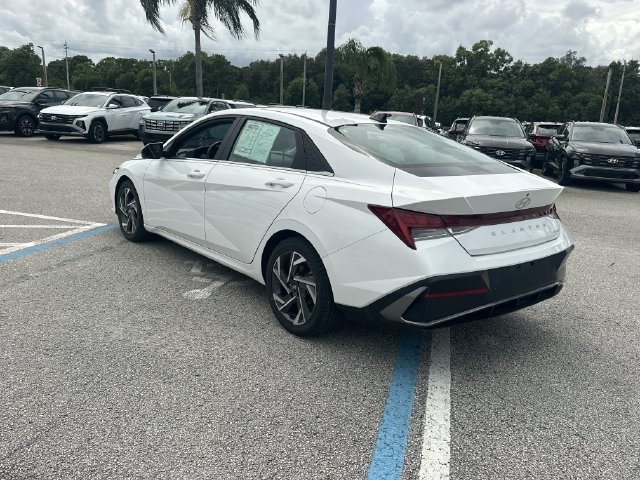 Certified 2024 Hyundai Elantra Limited FWD image 8
