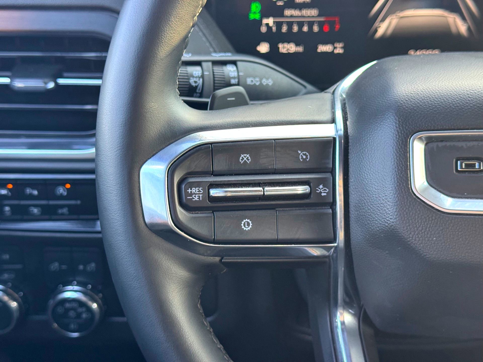 Used 2025 GMC Yukon Denali image 26