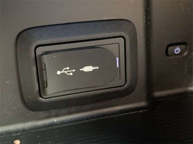 Used 2022 Toyota Venza Limited image 27