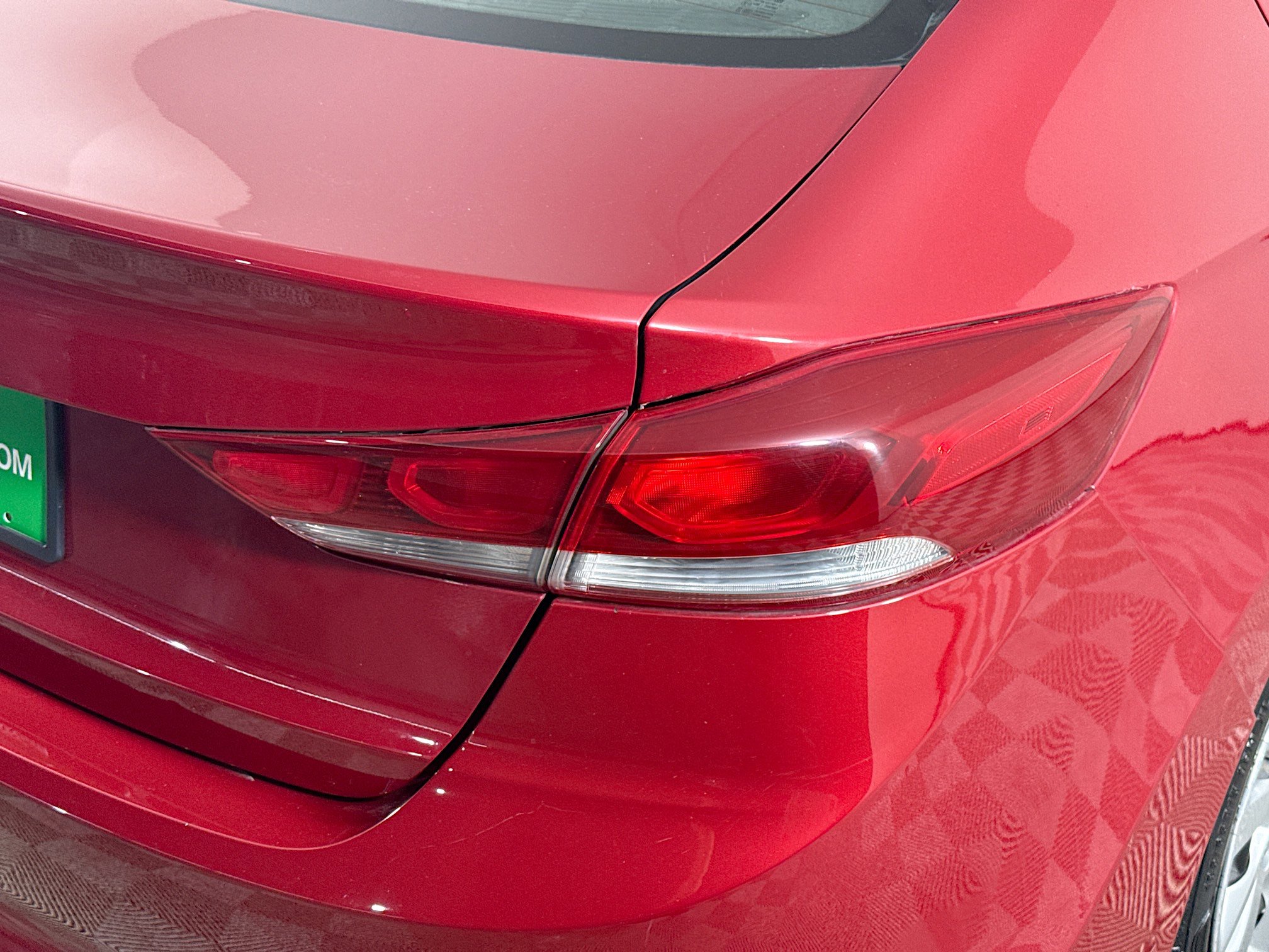 Used 2018 Hyundai Elantra SE w/ Winter Weather Package image 32