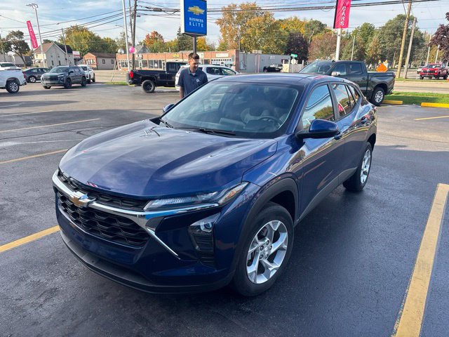 Used 2024 Chevrolet Trax LS w/ LS Convenience Package