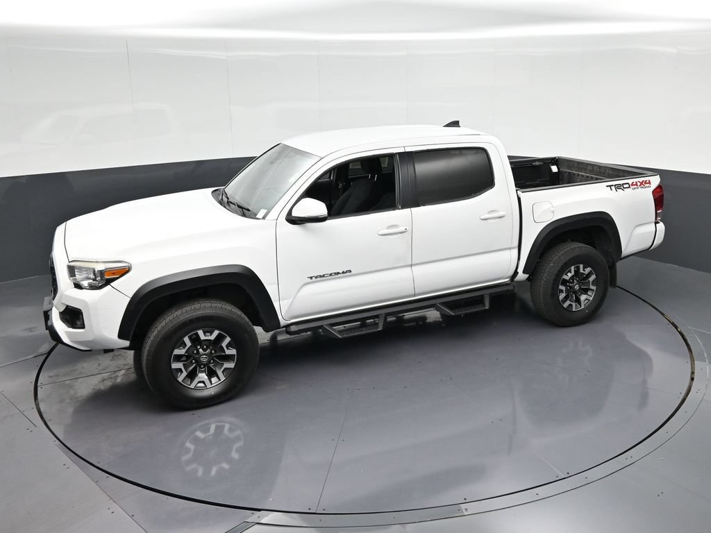 Used 2018 Toyota Tacoma TRD Off-Road w/ Technology Package AWD/4WD image 26