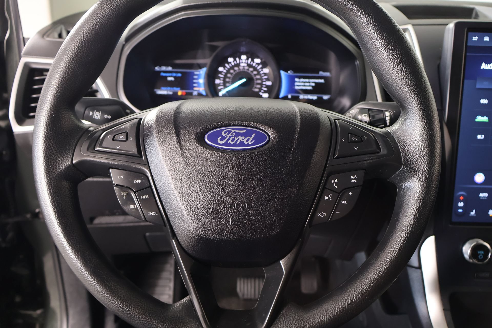 Used 2023 Ford Edge SEL AWD/4WD image 3