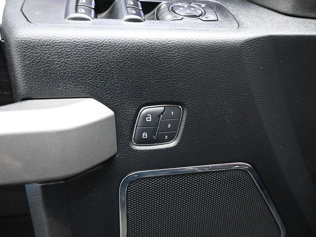 Certified 2018 Ford F150 Platinum w/ Equipment Group 701A Luxury image 12