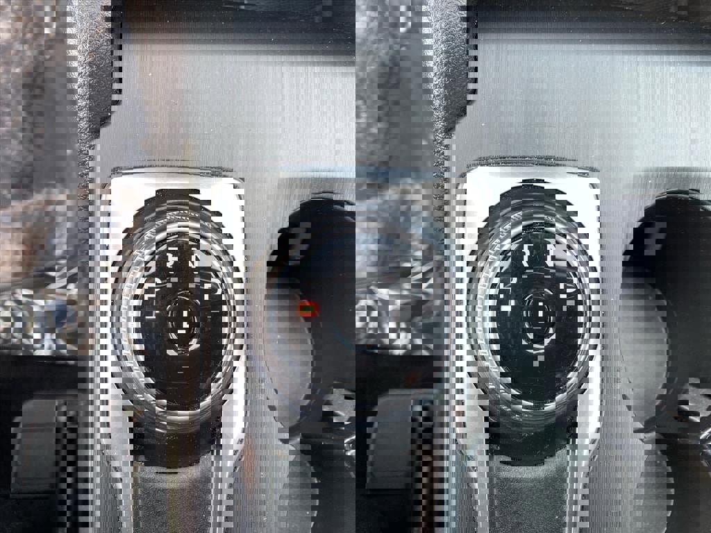 Used 2025 Ford Escape Platinum image 12