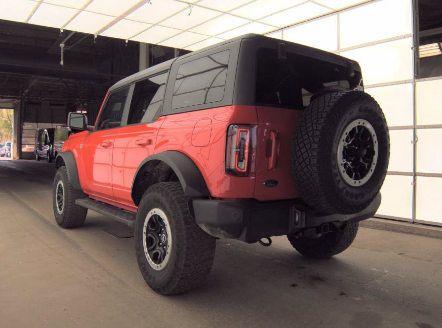 Used 2023 Ford Bronco Outer Banks w/ Sasquatch Package AWD/4WD image 3
