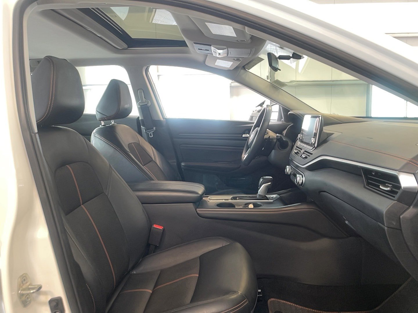 Used 2019 Nissan Altima 2.5 SR w/ SR Premium Package AWD/4WD image 18