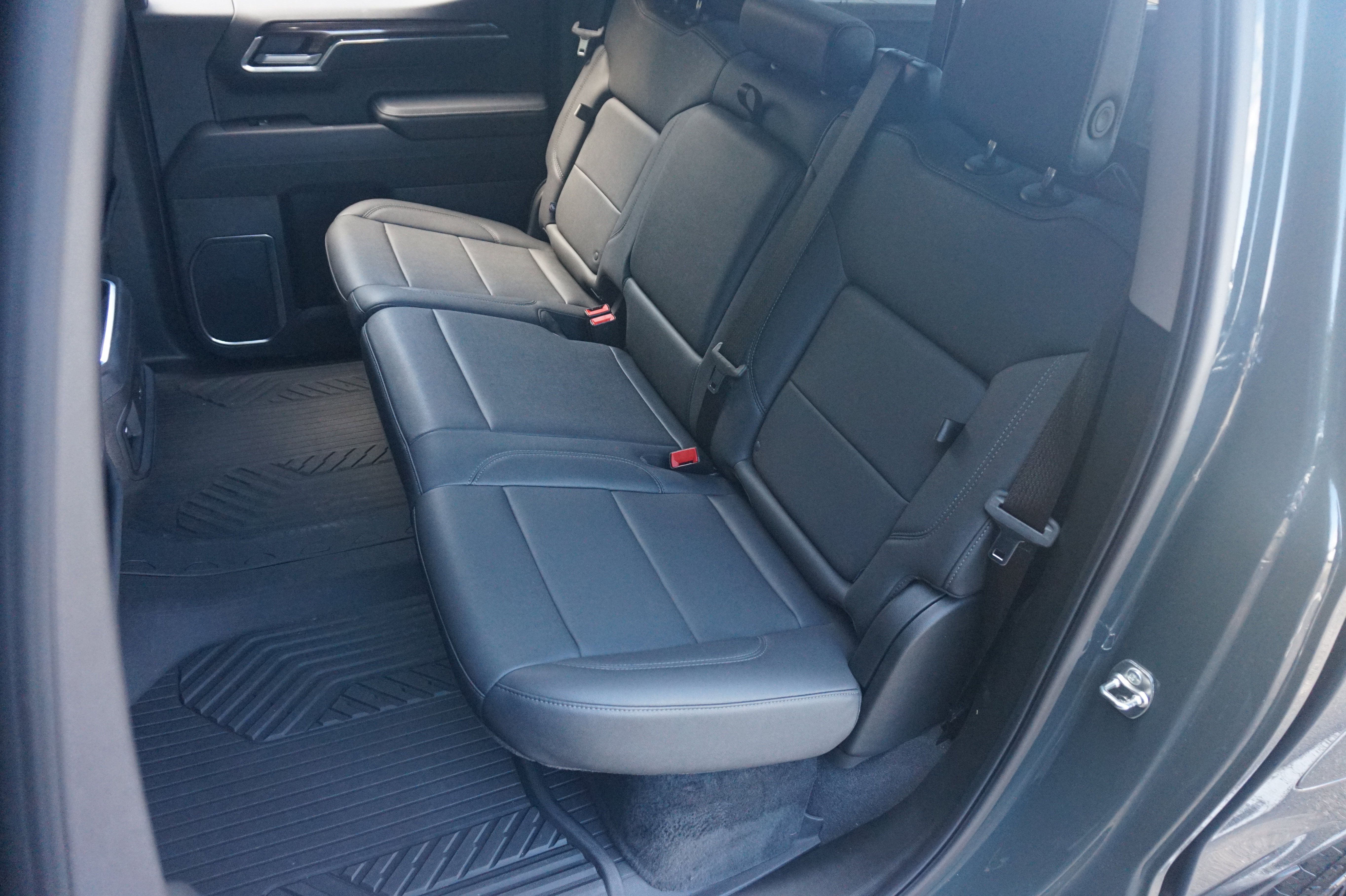 Used 2025 Chevrolet Silverado 1500 LT Trail Boss w/ Convenience Package II image 18