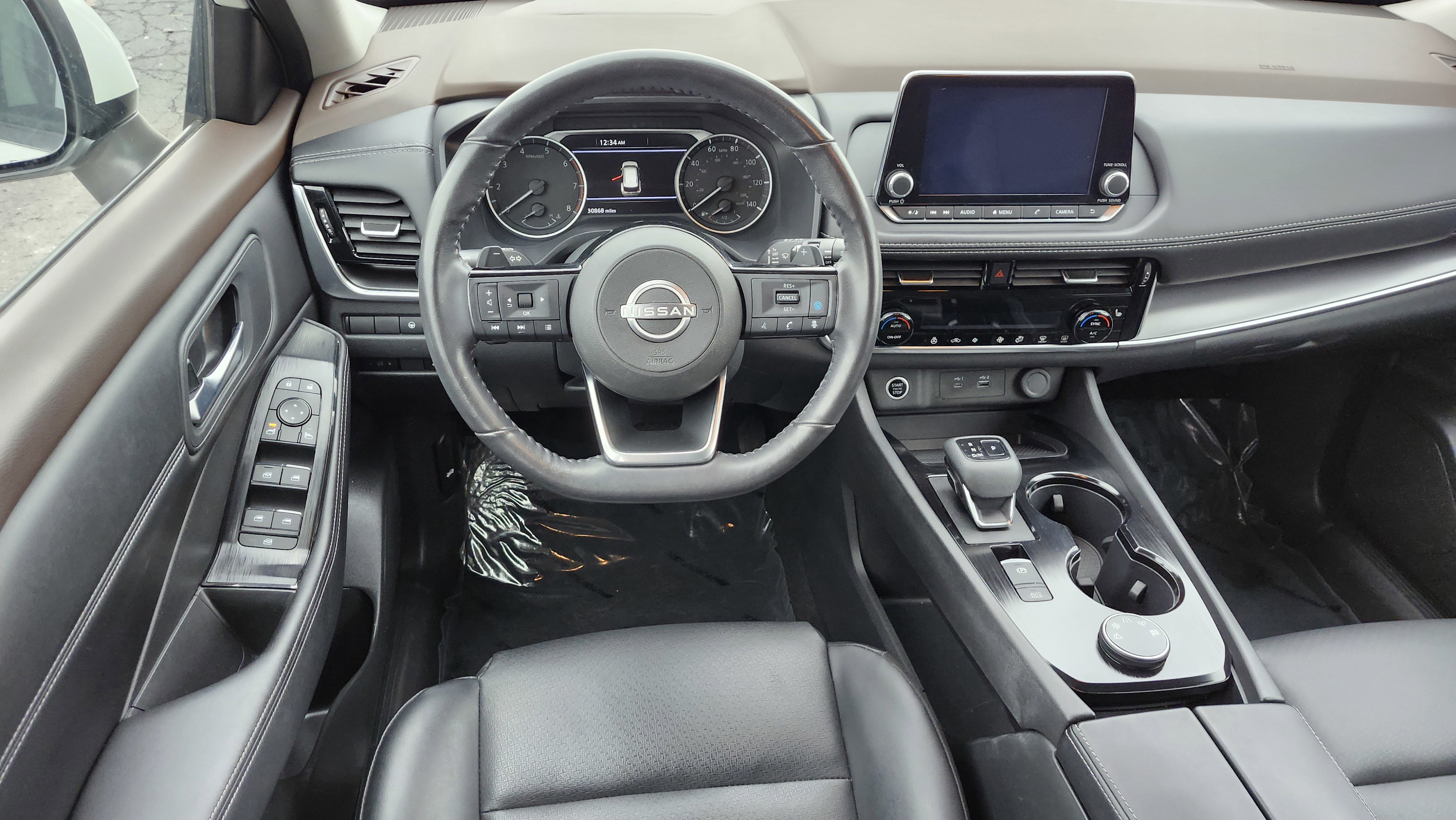 Used 2023 Nissan Rogue SV w/ SV Premium Package image 27