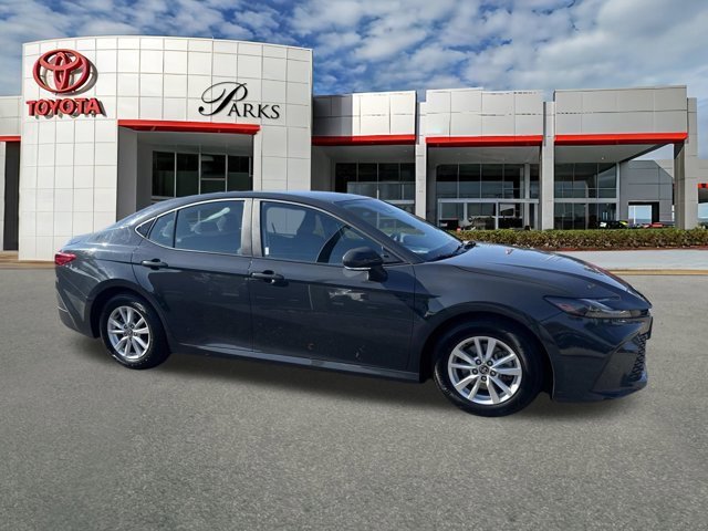 Used 2025 Toyota Camry LE image 1