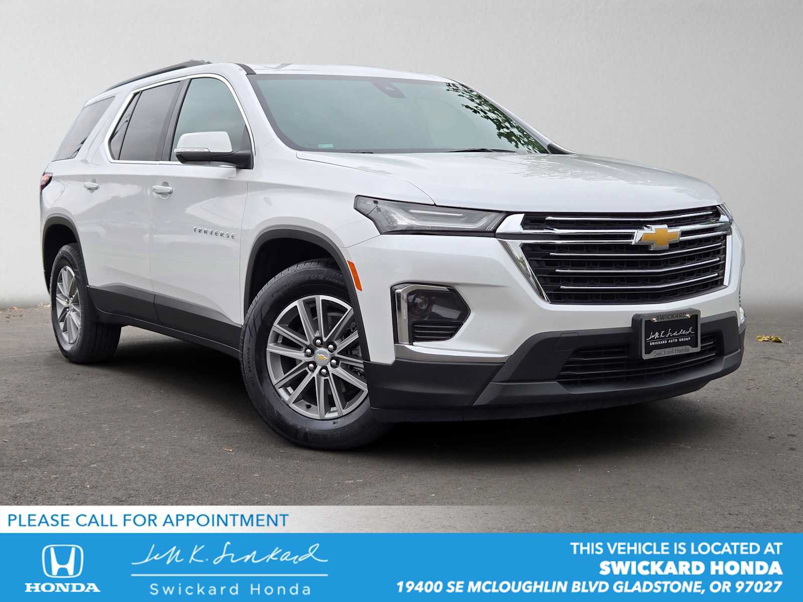 Used 2023 Chevrolet Traverse LT w/ LPO, Floor Liner Package AWD/4WD image 1